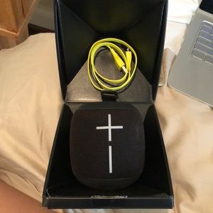 NEW Ultimate Ears Portable Speaker & USB